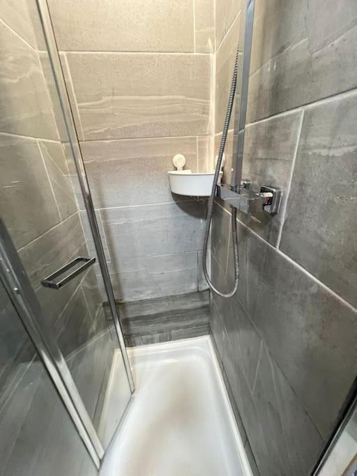 2 Bedroom Apartment Near Station Londres Exterior foto