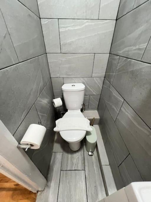 2 Bedroom Apartment Near Station Londres Exterior foto