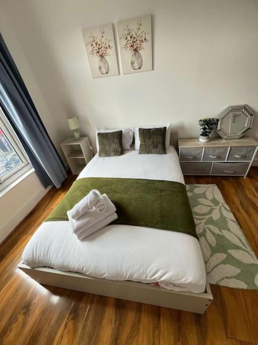 2 Bedroom Apartment Near Station Londres Exterior foto